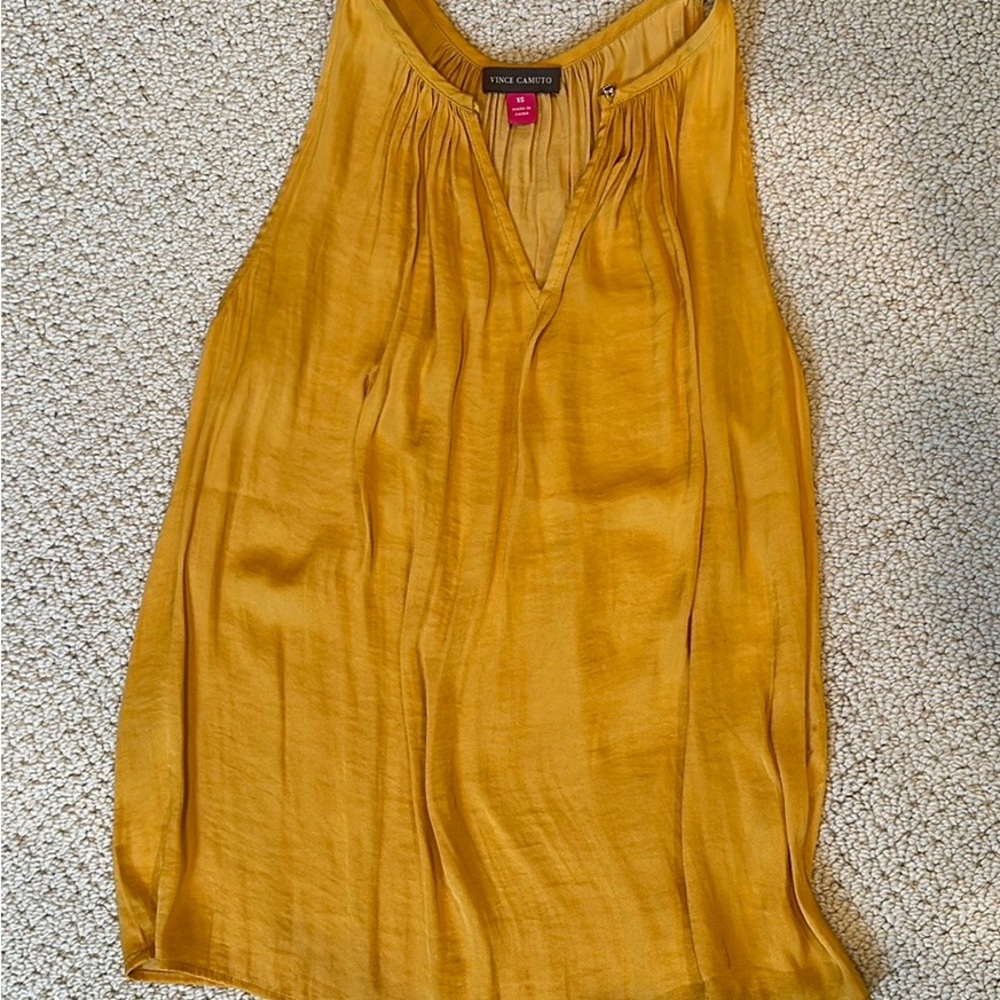 Vince Camuto silky like 100% polyester great condition